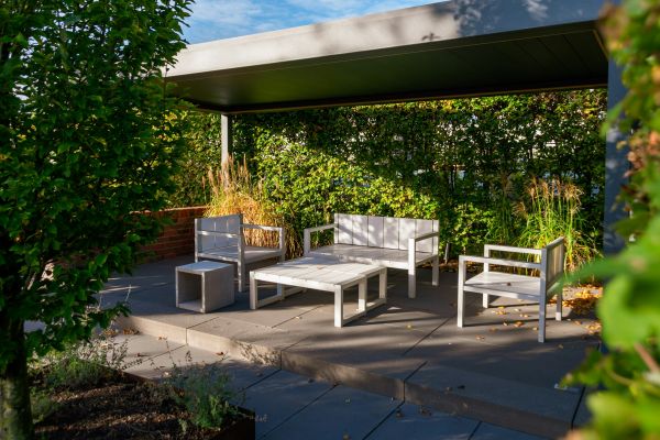 5 raisons d'installer une pergola bioclimatique 4x3 dans votre jardin