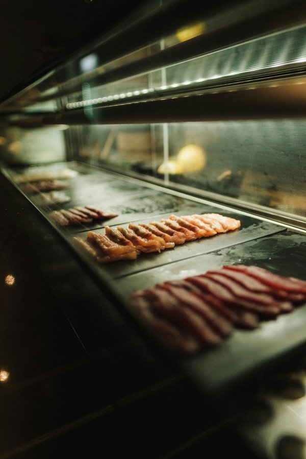 Vitrine encastrable : guide pour choisir la meilleure solution intégrée